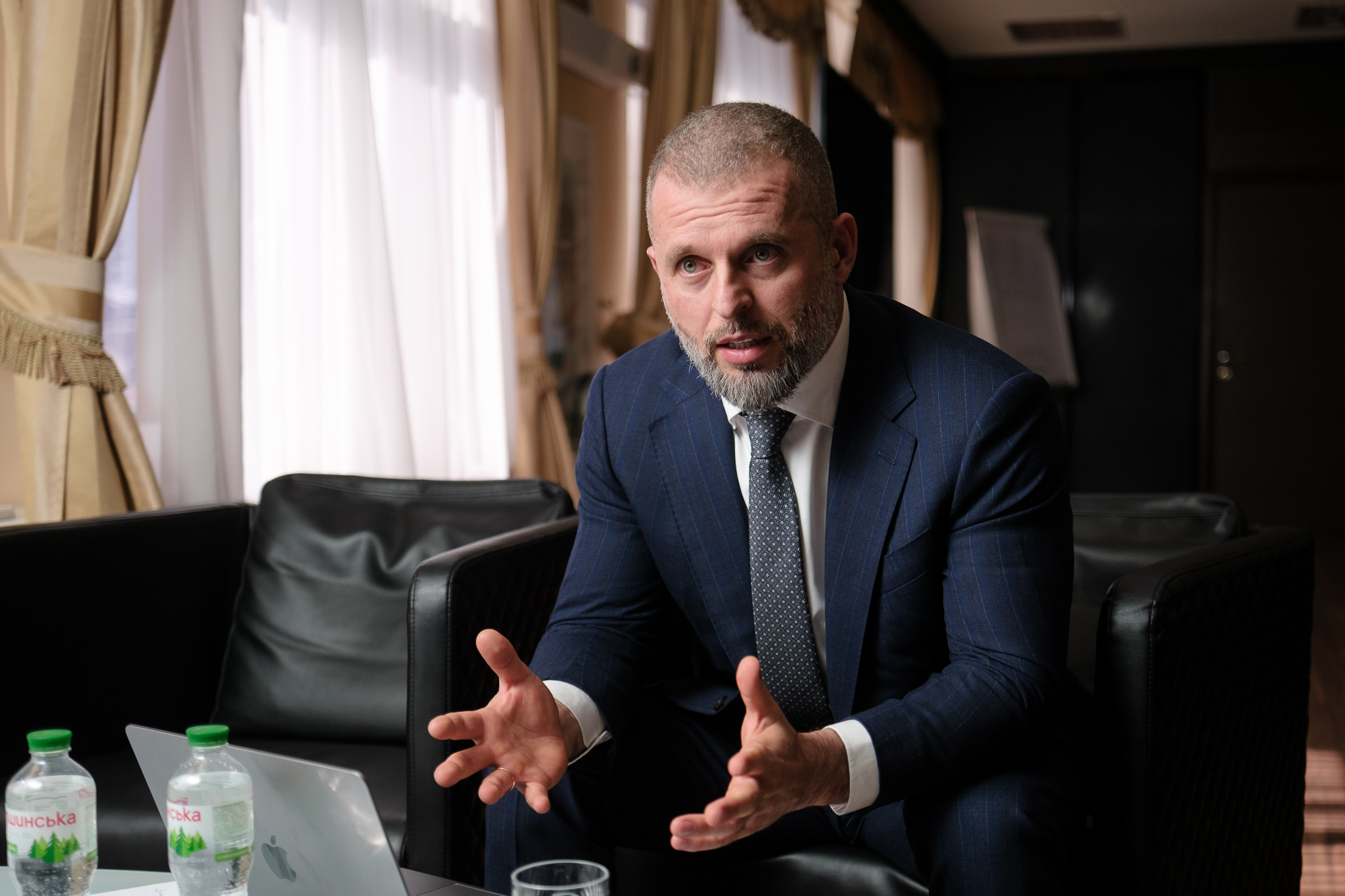 Ми не бачимо критичного відтоку молоді за кордон, – інтерв’ю з Матвієм Бідним